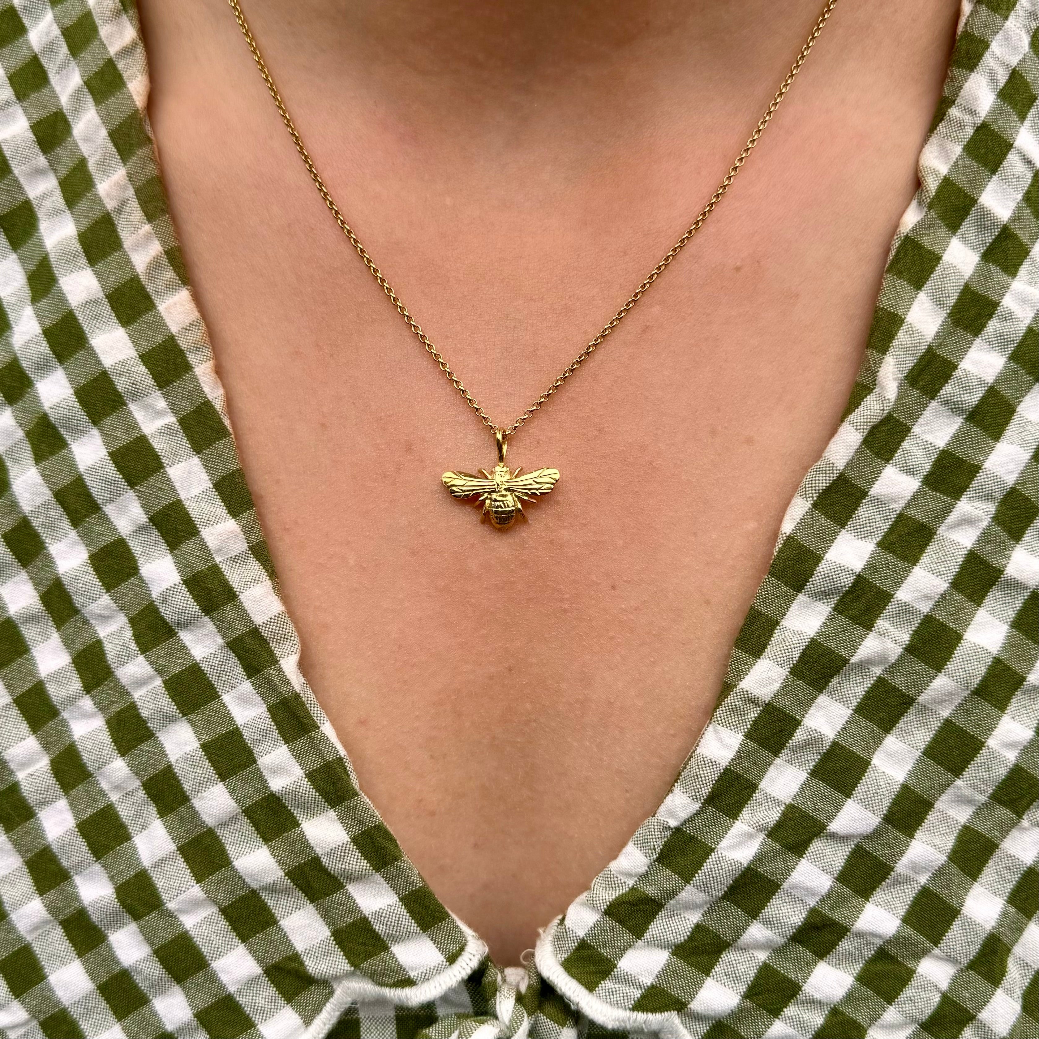 Bee Necklace (18ct Gold Plated) - Oliver Roberts Jewellery