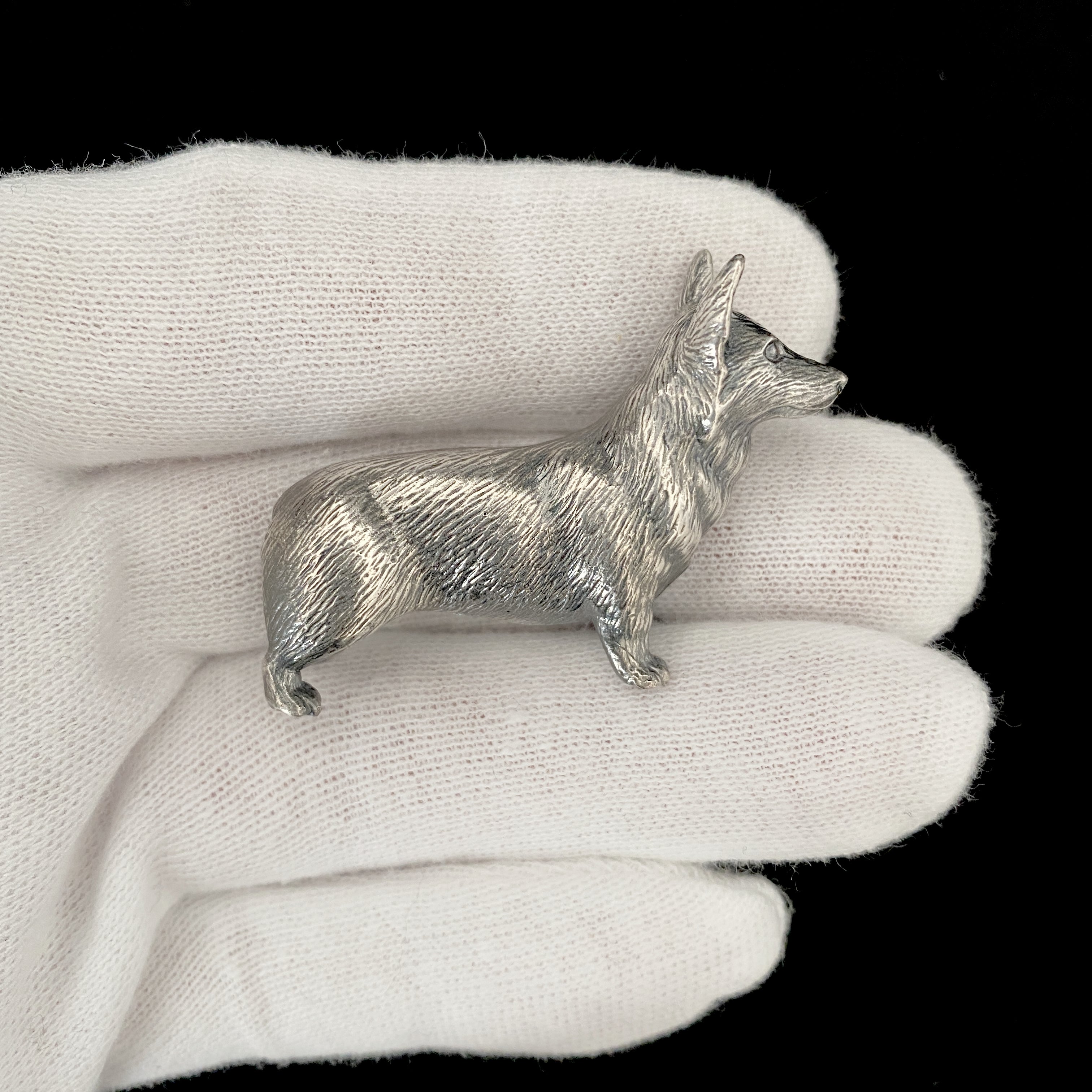 Corgi Sculpture - Oliver Roberts Jewellery
