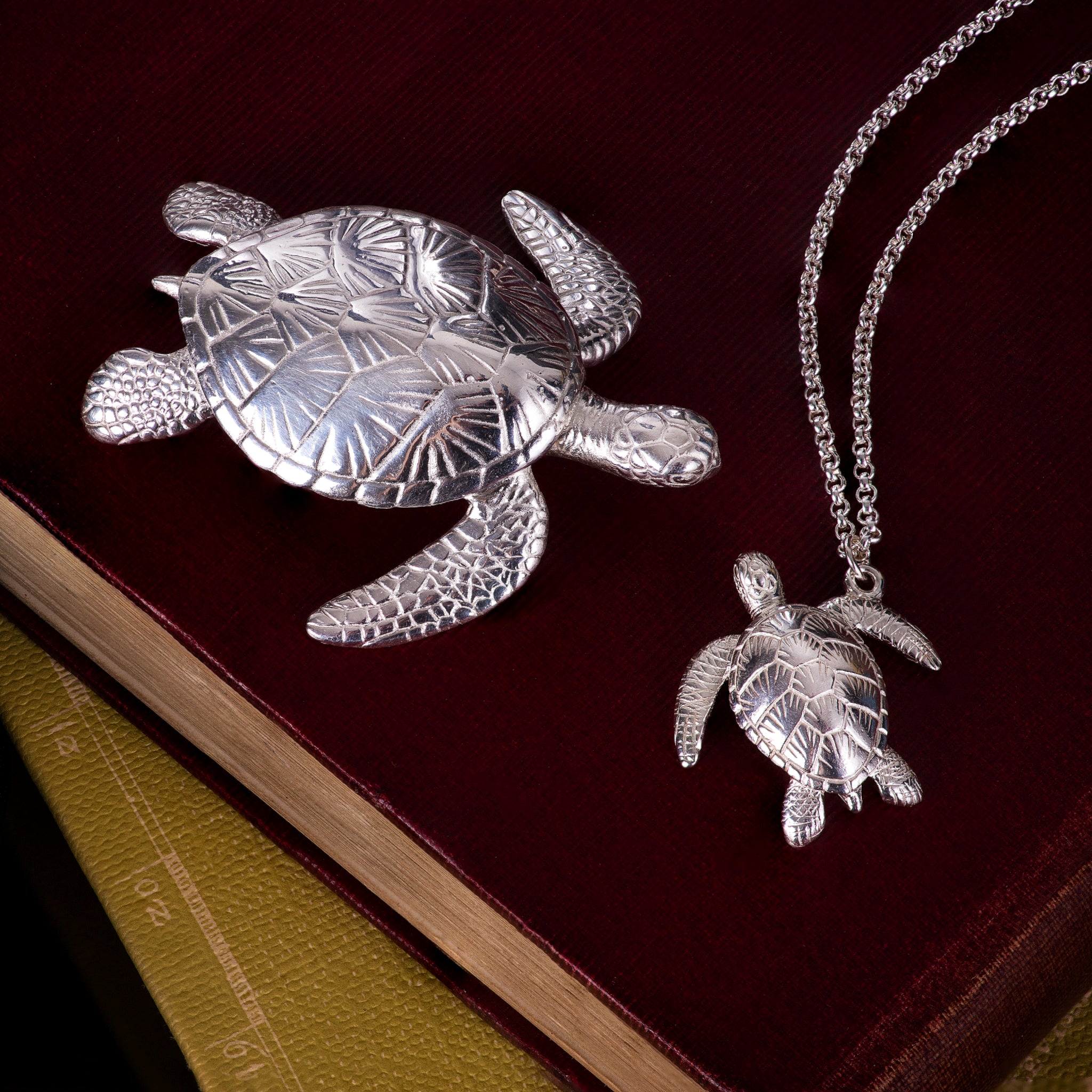 Sea Turtle Necklace (18ct Gold Plated) - Oliver Roberts Jewellery